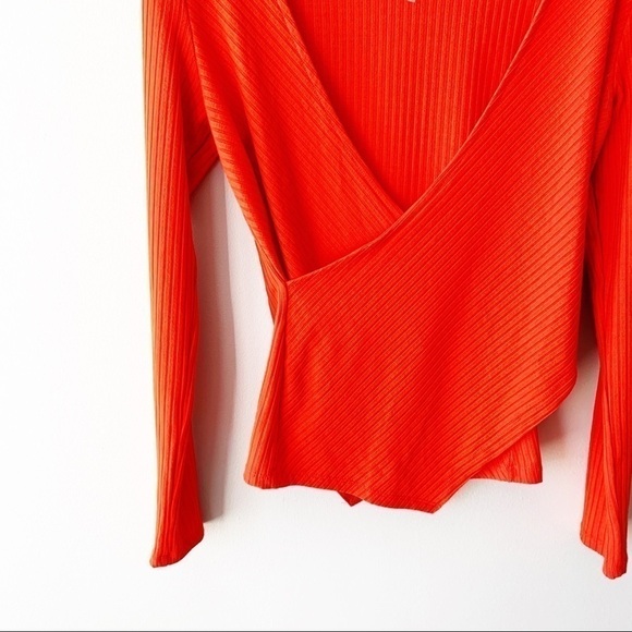 H&M | Red Ribbed Faux Wrap Shirt Small - Picture 3 of 6